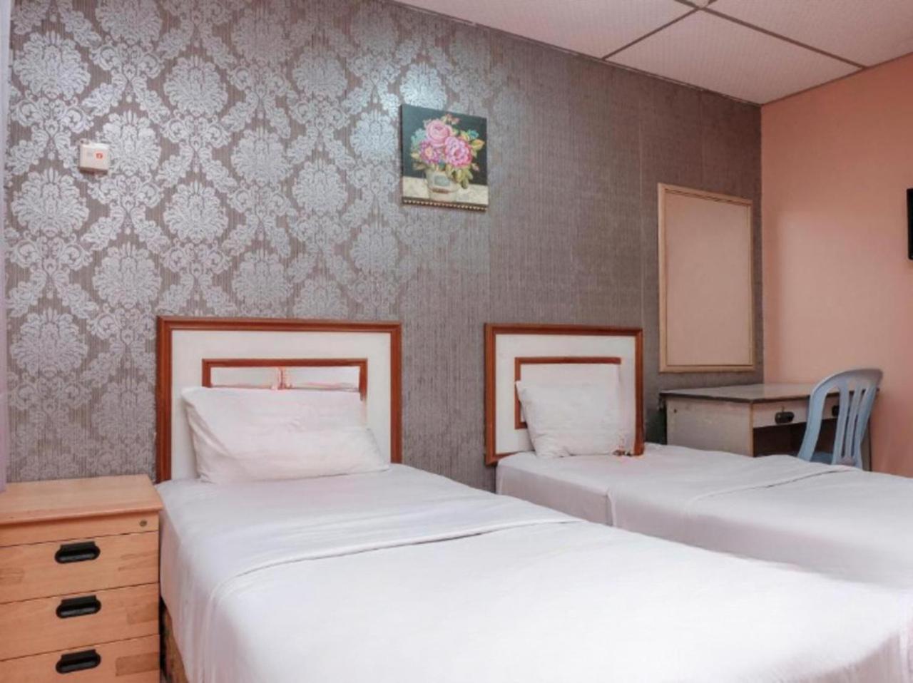 Hotel Tiara Chukai Luaran gambar