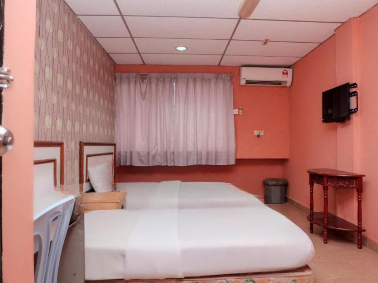 Hotel Tiara Chukai Luaran gambar