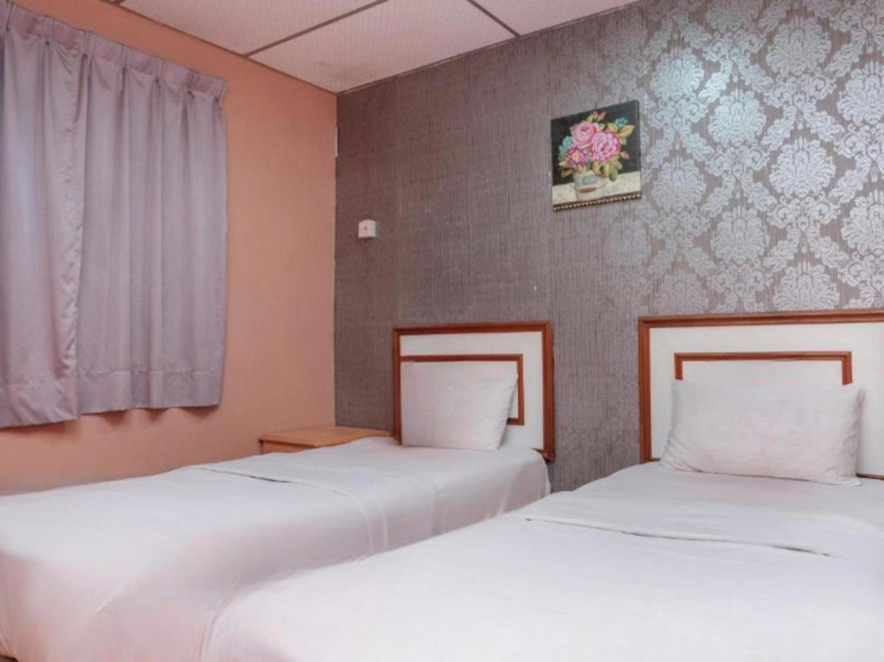 Hotel Tiara Chukai Luaran gambar