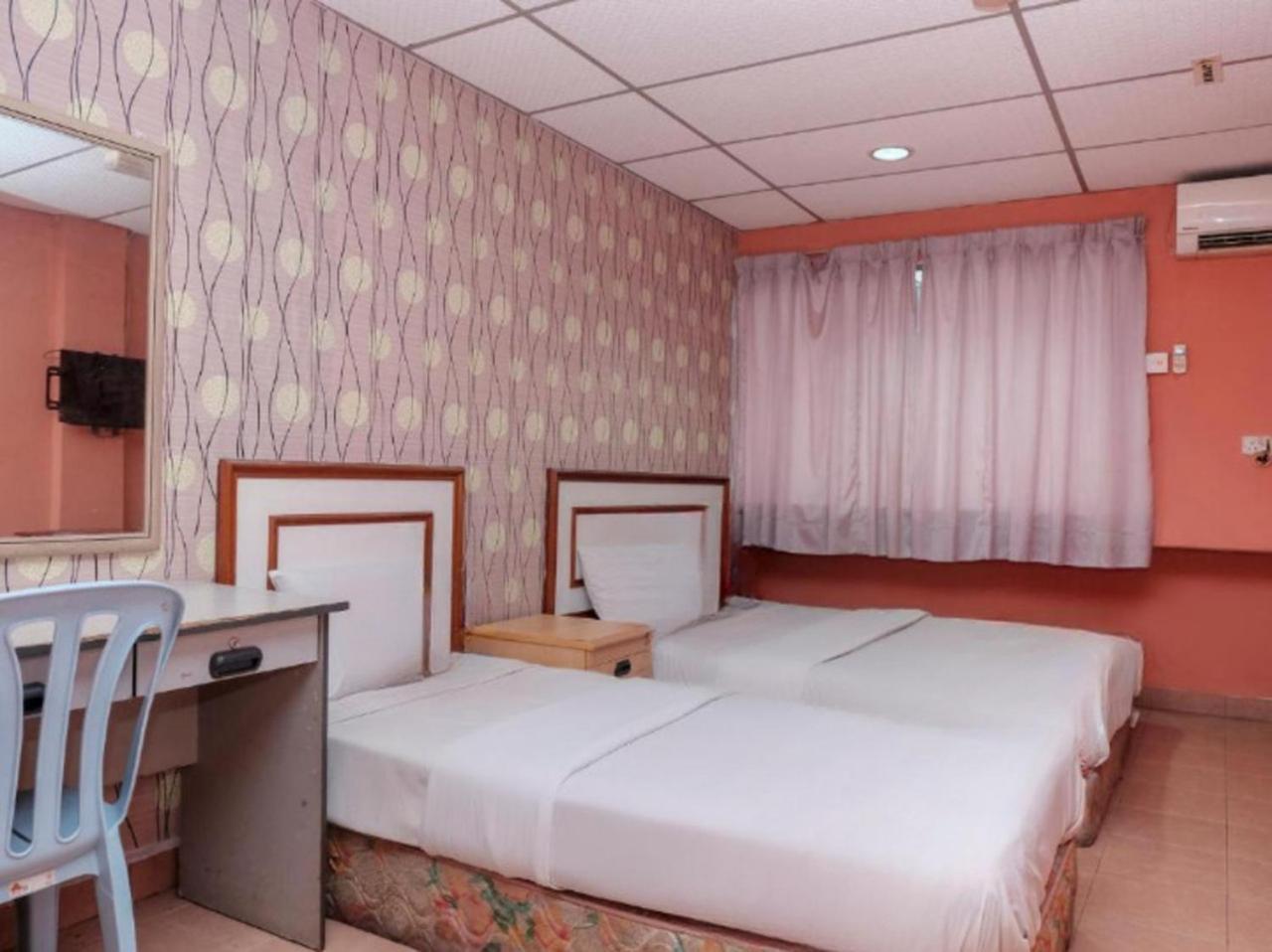 Hotel Tiara Chukai Luaran gambar