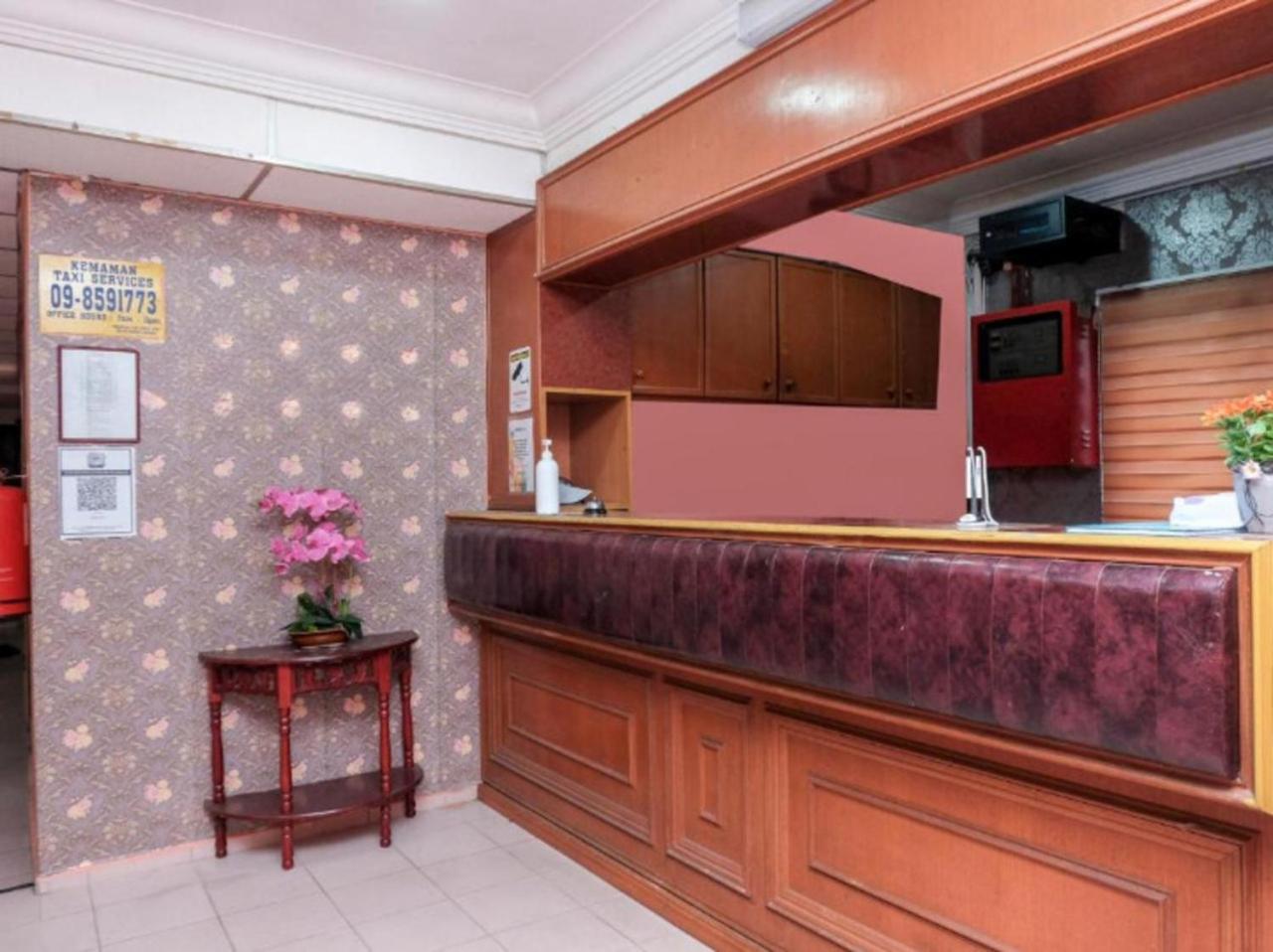 Hotel Tiara Chukai Luaran gambar