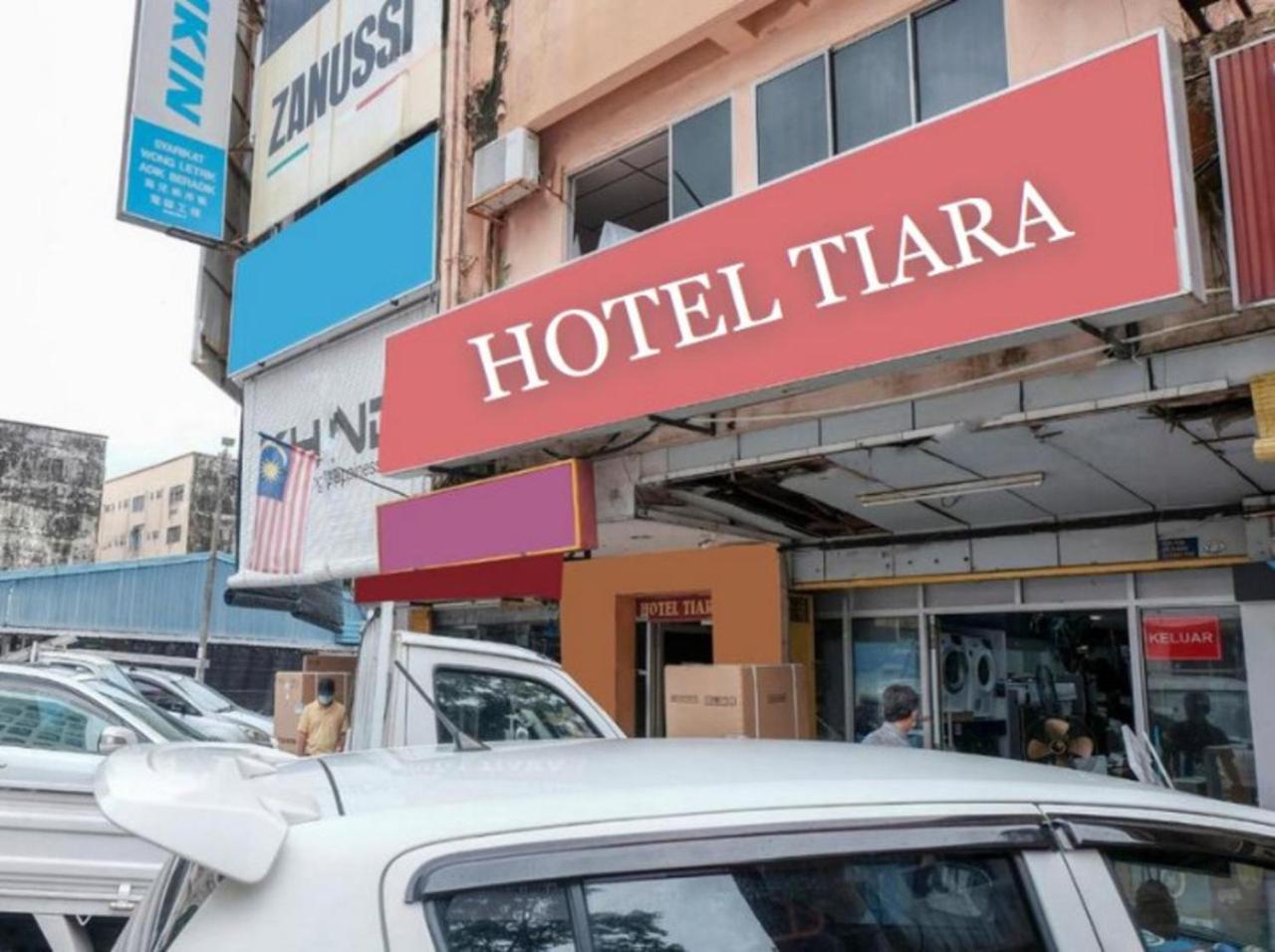 Hotel Tiara Chukai Luaran gambar