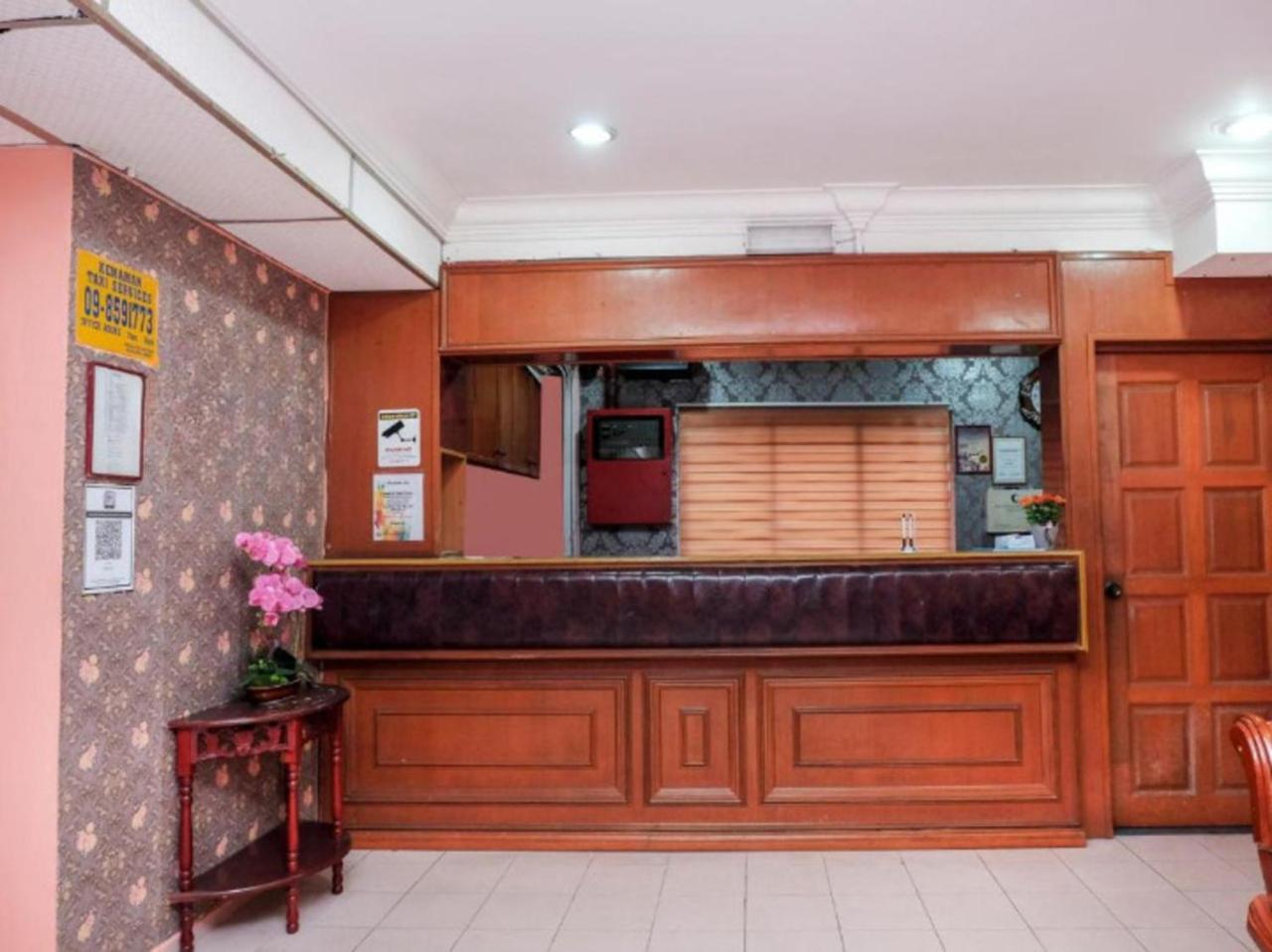 Hotel Tiara Chukai Luaran gambar