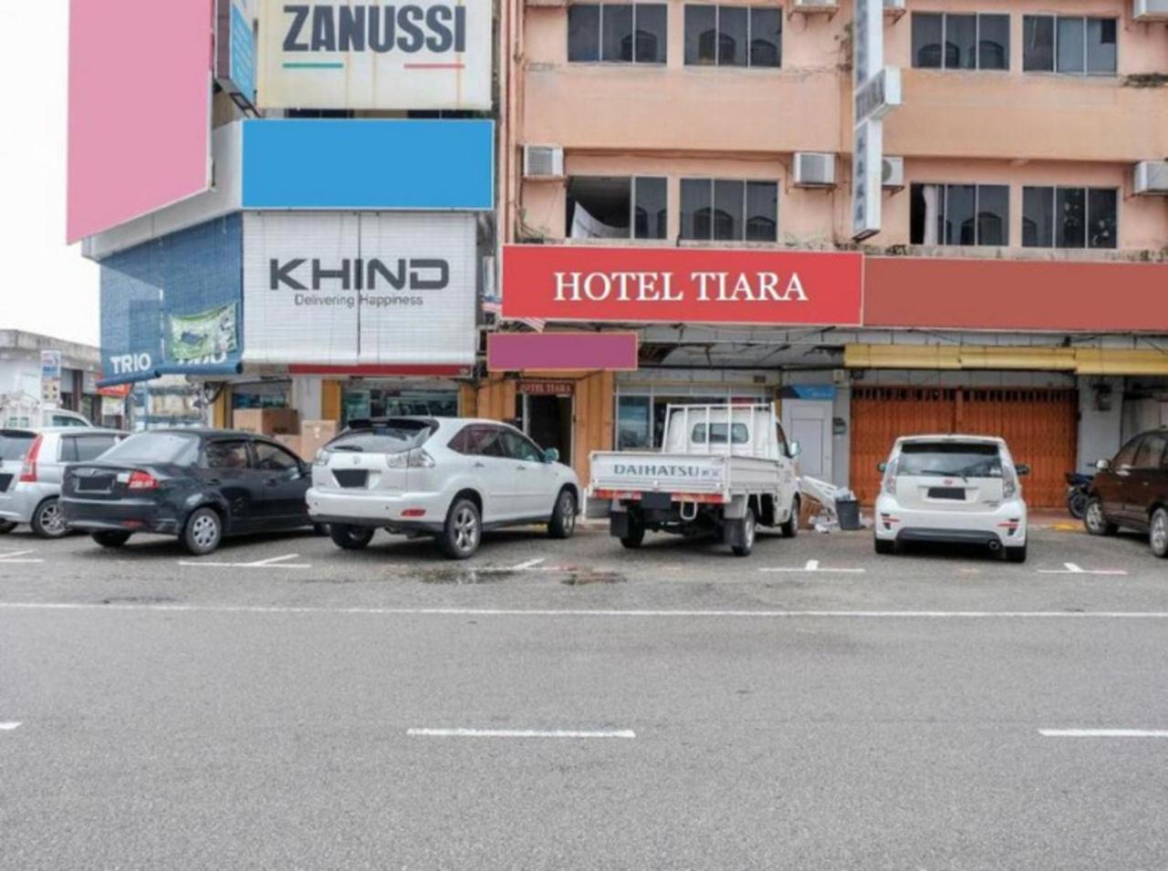 Hotel Tiara Chukai Luaran gambar