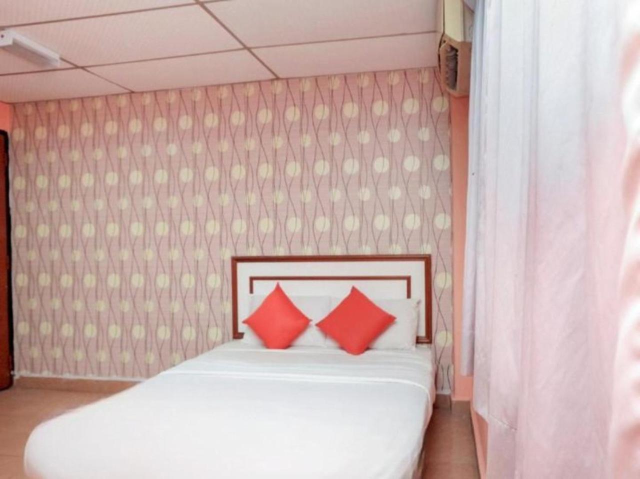 Hotel Tiara Chukai Luaran gambar